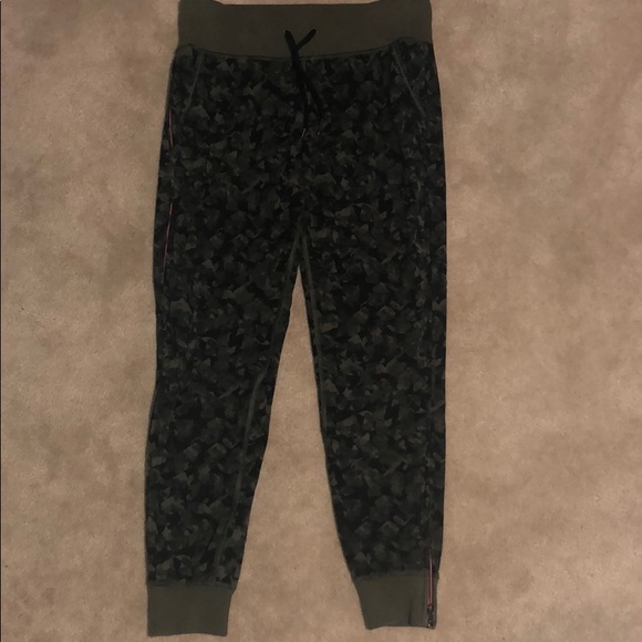 lululemon camo joggers
